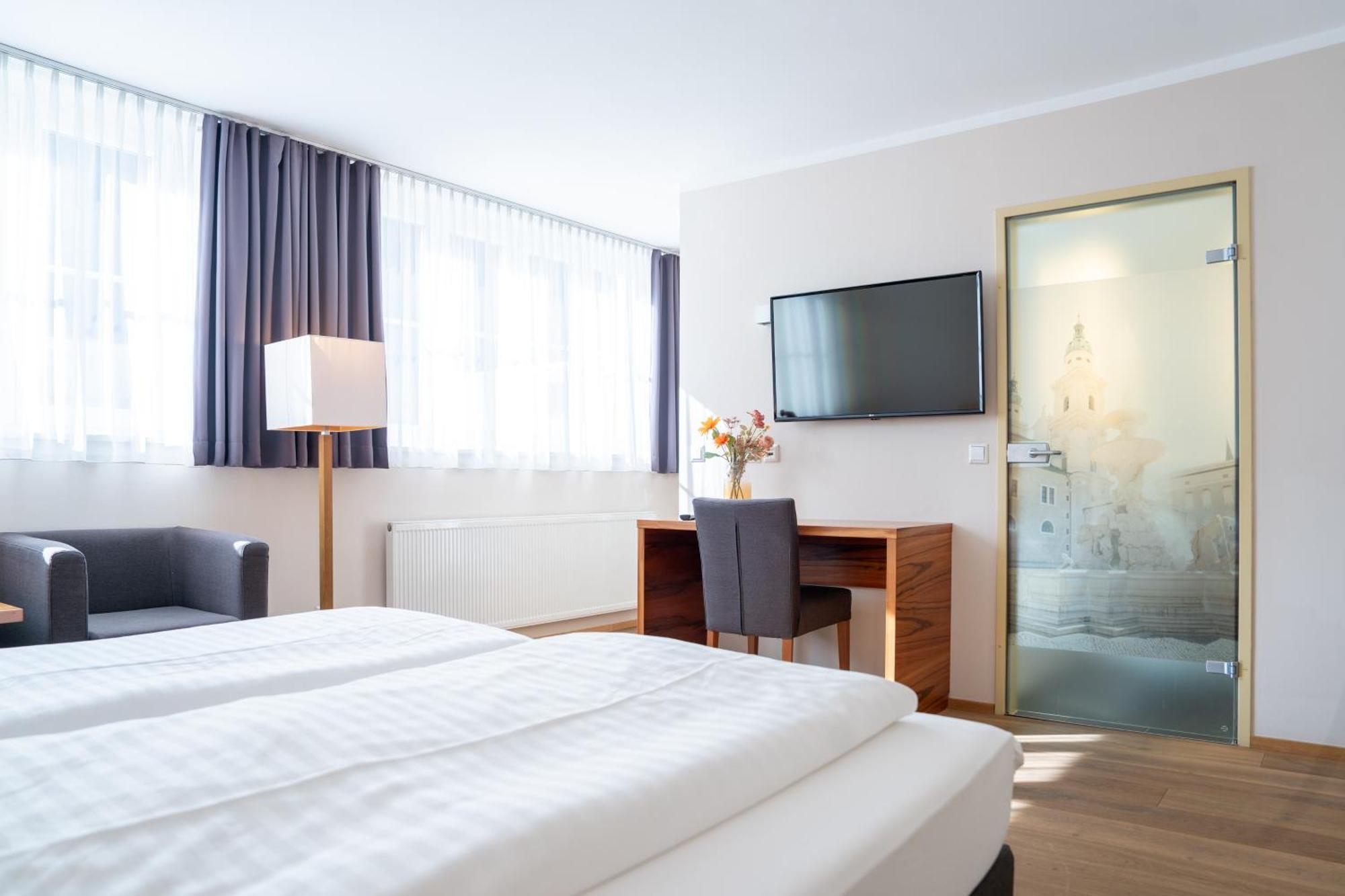 Das Jedermann Boutiquehotel Mit Stadtgarten Salzburgo Exterior foto